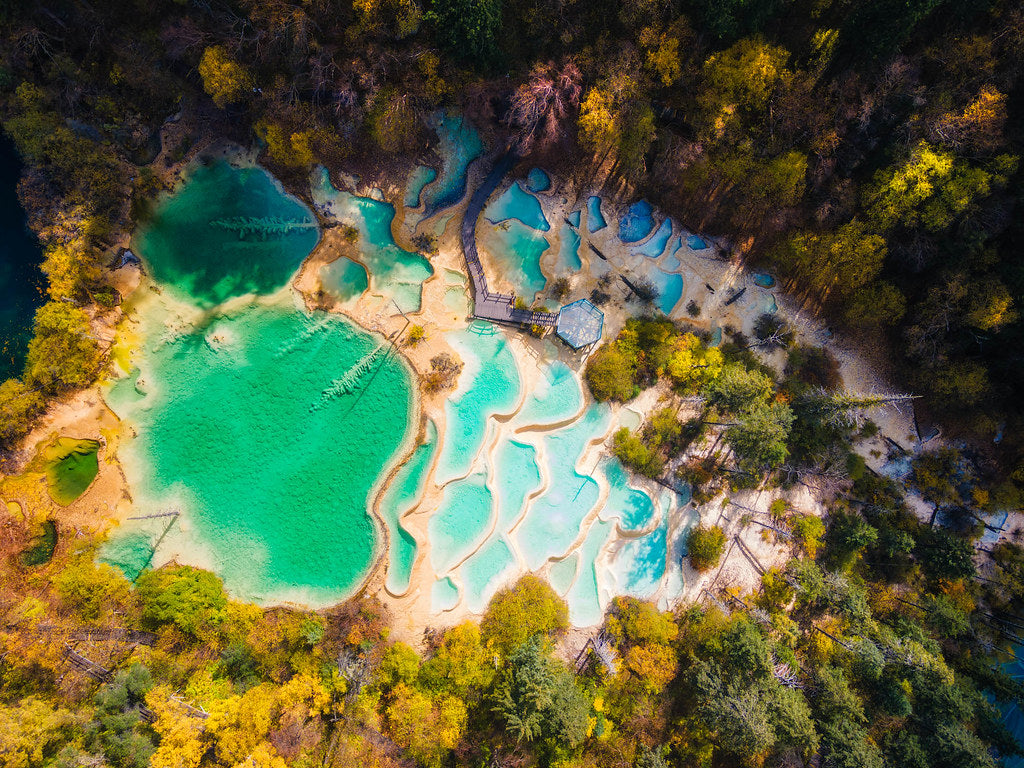 Chengdu to Jiuzhaigou Scenic Area Huanglong Classic 4-day Tour with Experienced Local Driver Tickets Hotels