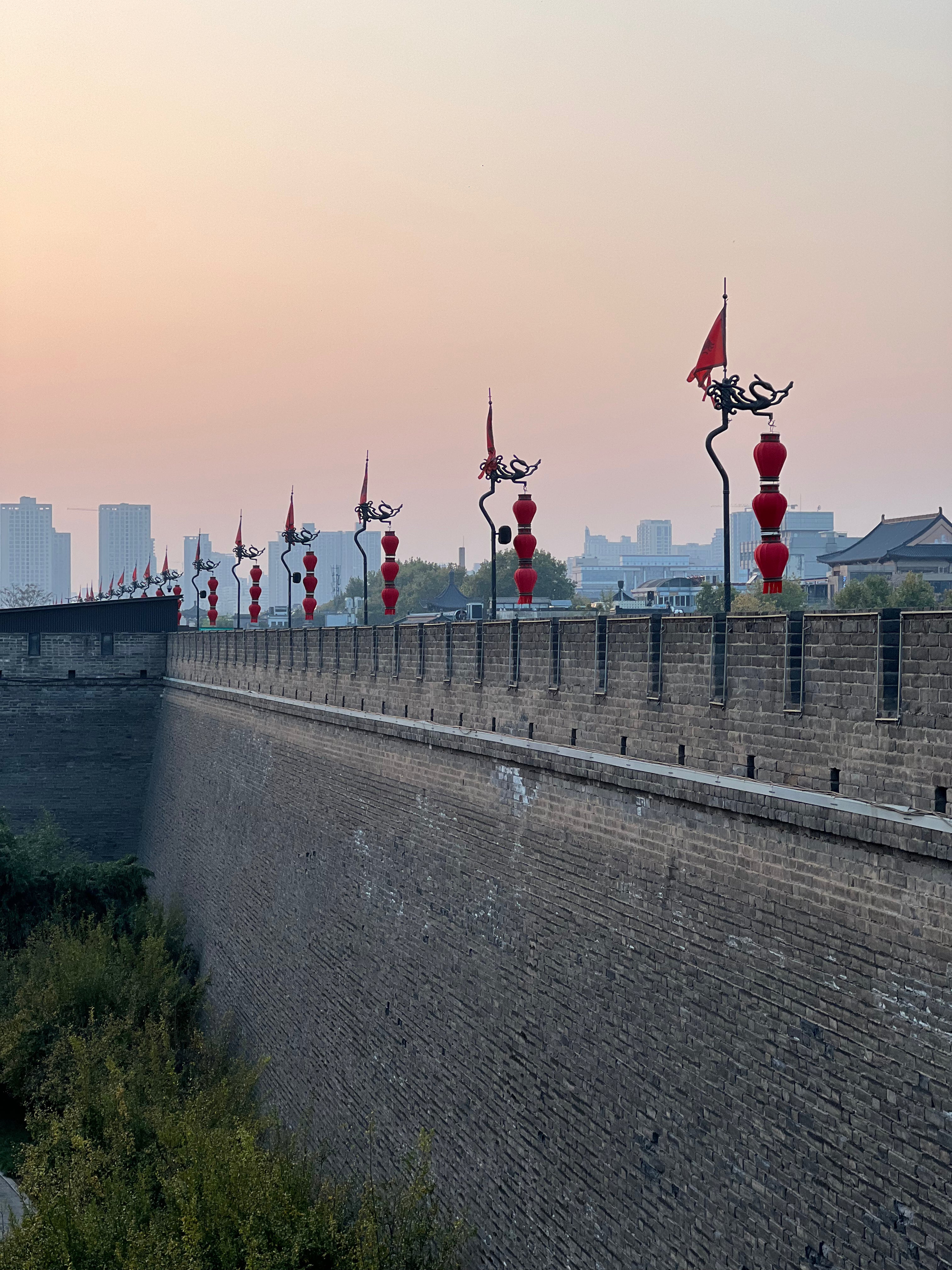 西安の兵馬俑と古代の壁のプライベート デイ ツアー