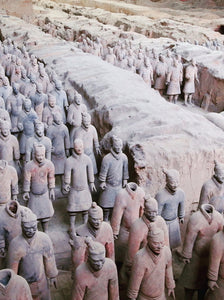 西安の兵馬俑と古代の壁のプライベート デイ ツアー